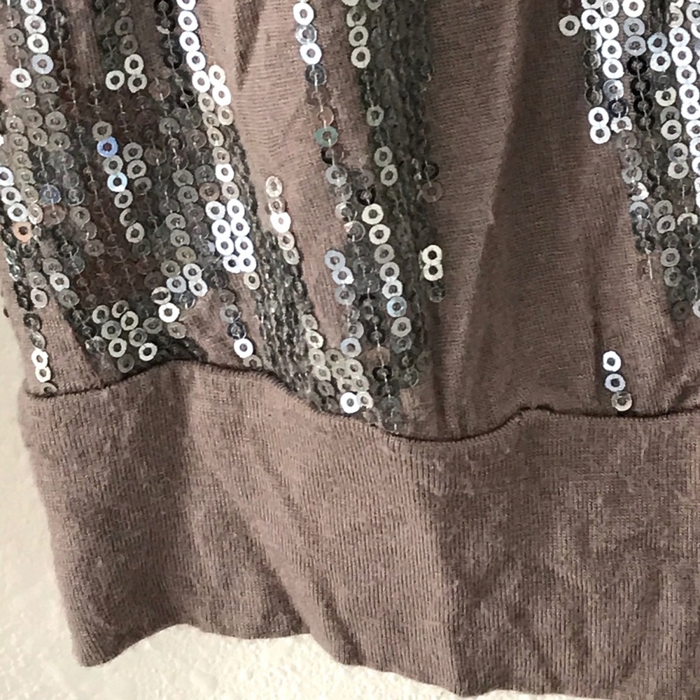 Velvet - Picture 3 of 6